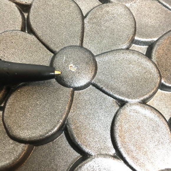 Nordic Ware Daisy Cake Pan-  9x13.5 Heavy Cast Aluminum made in the USA - Picture 12 of 13